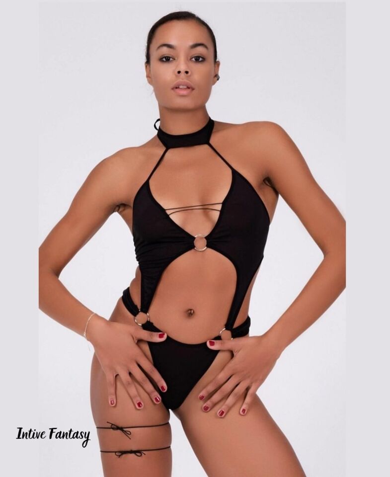 Intive Fantasy Siyah Derin Dekolteli Arkası String Kesim Fantezi Babydoll/Gecelik Intive Fantasy Siyah Derin Dekolteli Arkası String Kesim Fantezi Babydoll/Gecelik