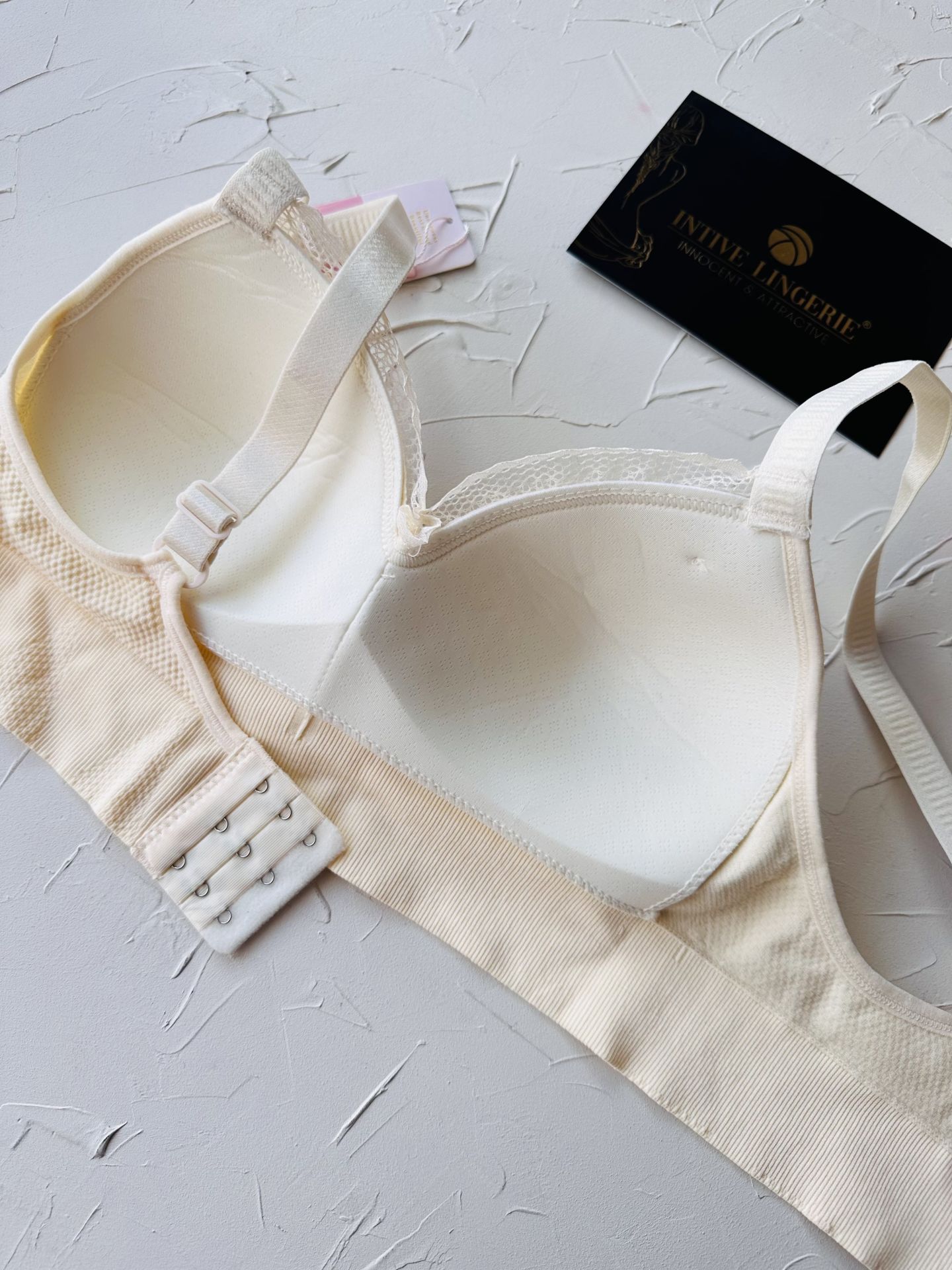 Celine C Cup Bambu Hisli Ultra Rahat Polamid Kumaştan Dokulu Dantel Detaylı Balensiz Desteksiz Sütyen Ekru - 85C