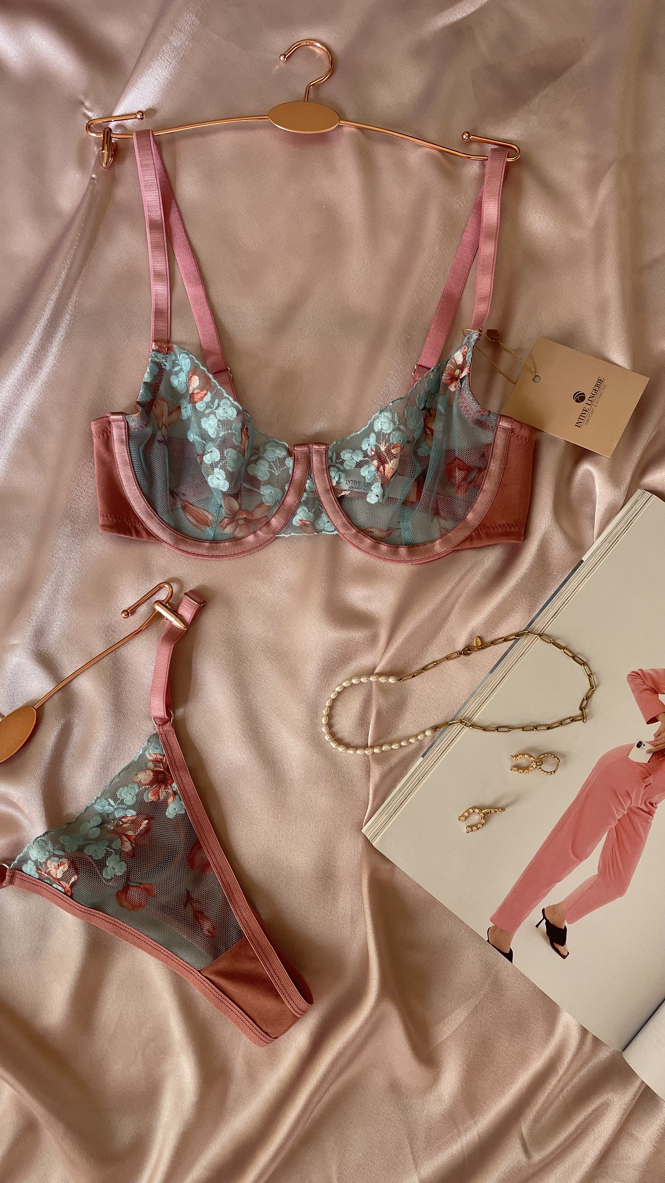 Intive Helana Mavi Tül Üstüne Pembe Çiçek Desenli Balenli Seksi Sütyen Takım Pembe/Pudra - 80