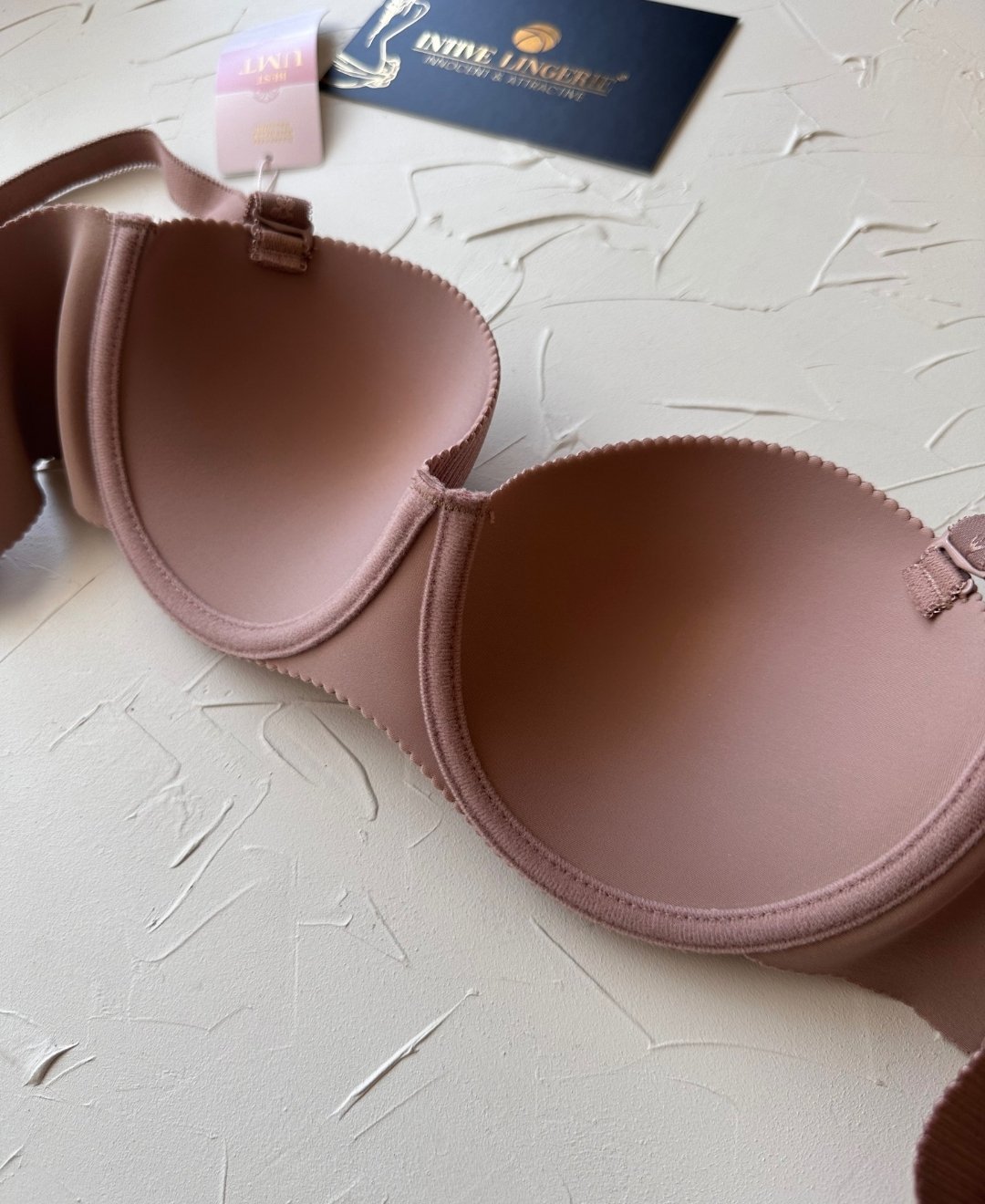 Samanta Balenli Desteksiz Lazer Kesim Parlak Kumaşlı İthal Sütyen -42 Bej - 85B