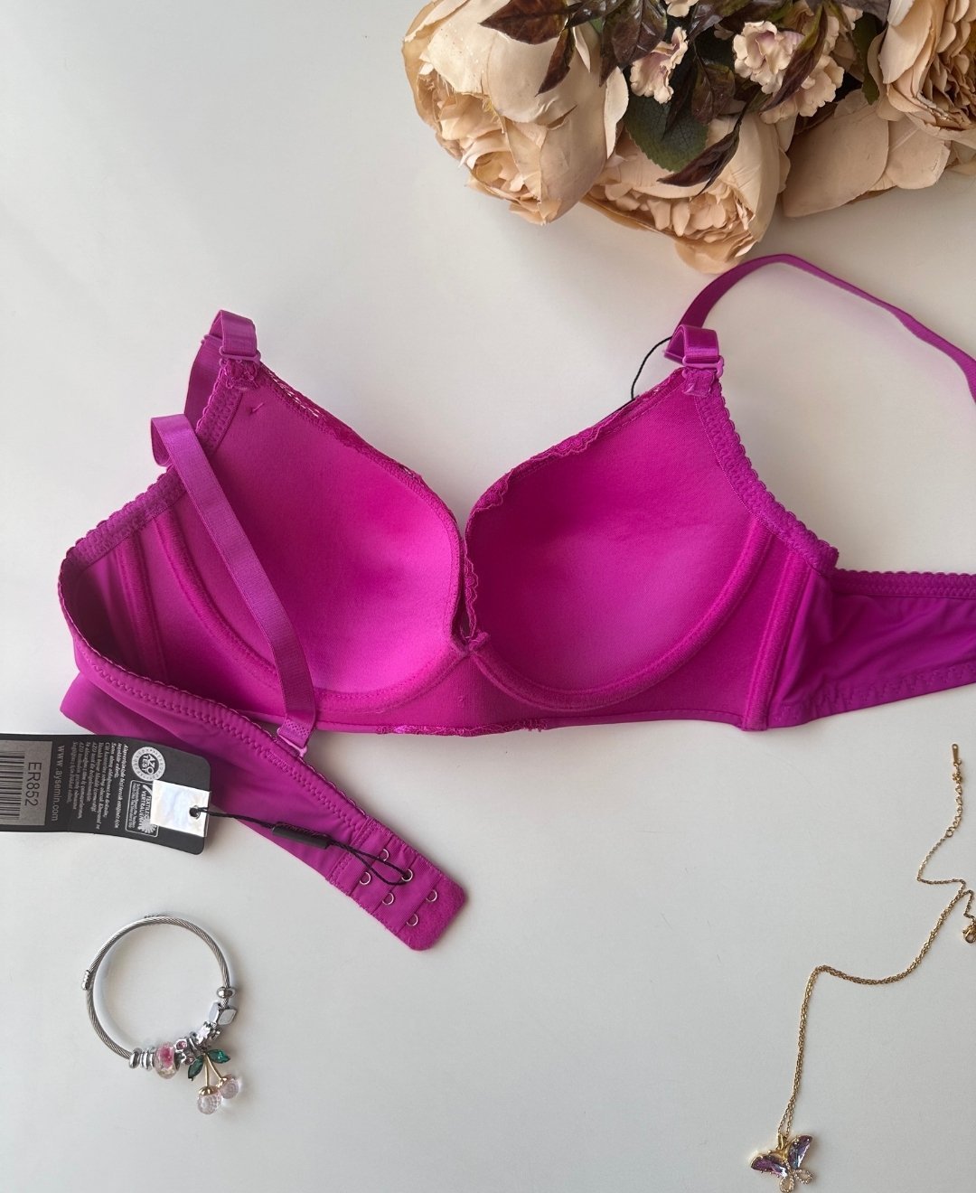 Fuşya Dantelli Dekoltesi Dantel Detaylı Kaplı Balenli Hafif Destekli Sütyen (Intive Limited) Fuşya - 85B