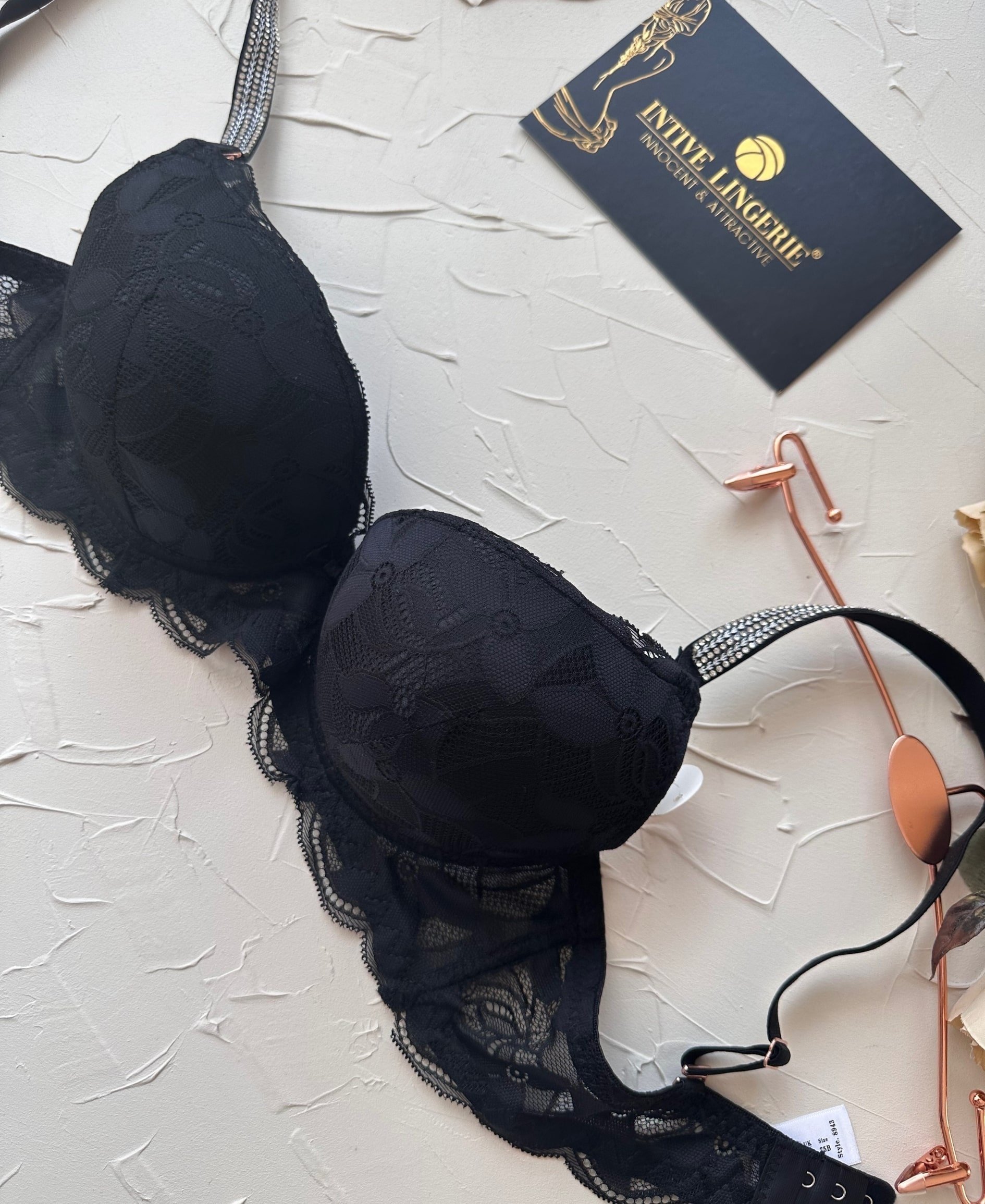 Jasmine Askıları Parlak Taşlı Hafif Destekli Dantelli Soft Cup İthal Sütyen (B-C Cup) Siyah - 90