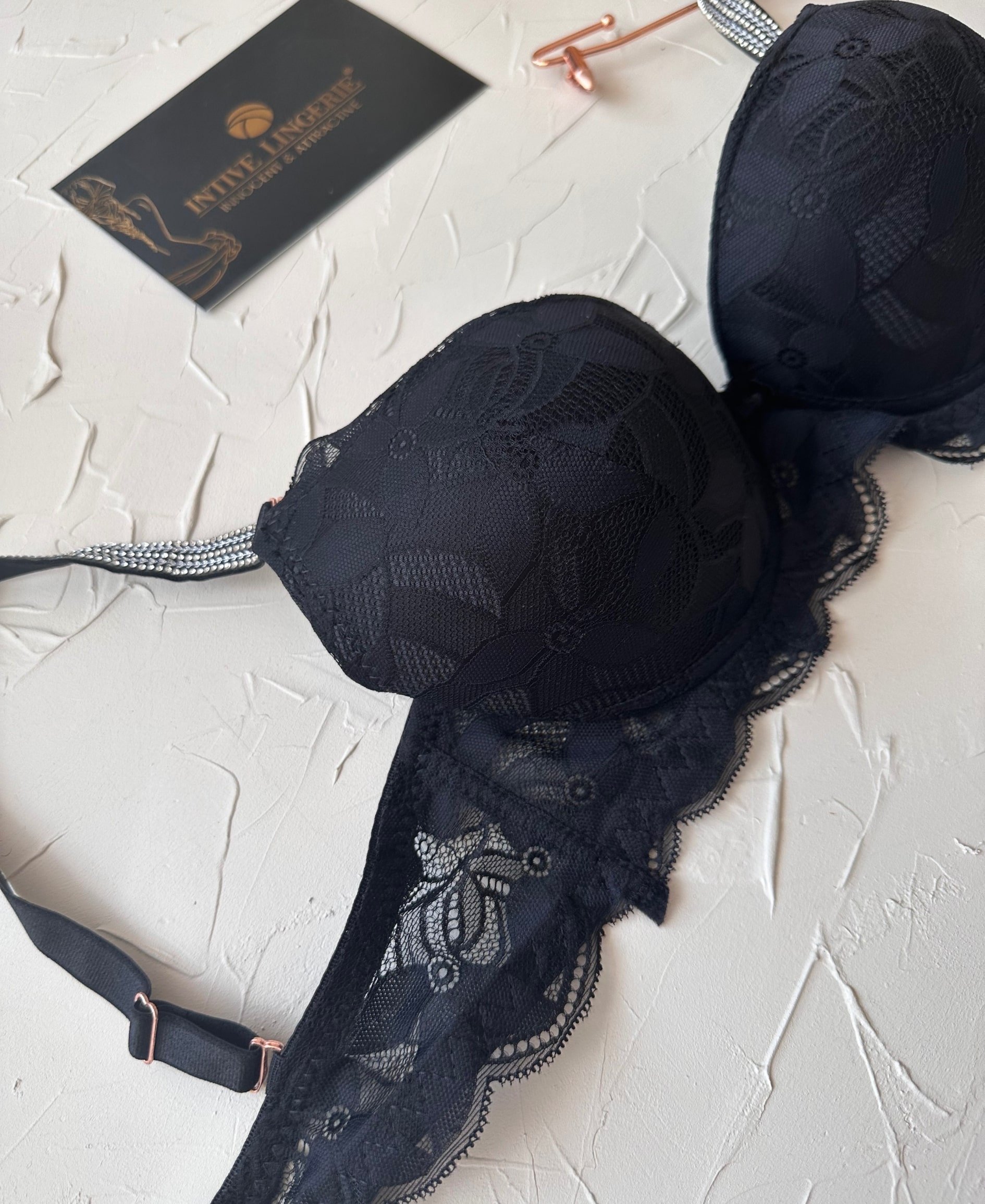 Jasmine Askıları Parlak Taşlı Hafif Destekli Dantelli Soft Cup İthal Sütyen (B-C Cup) Siyah - 90