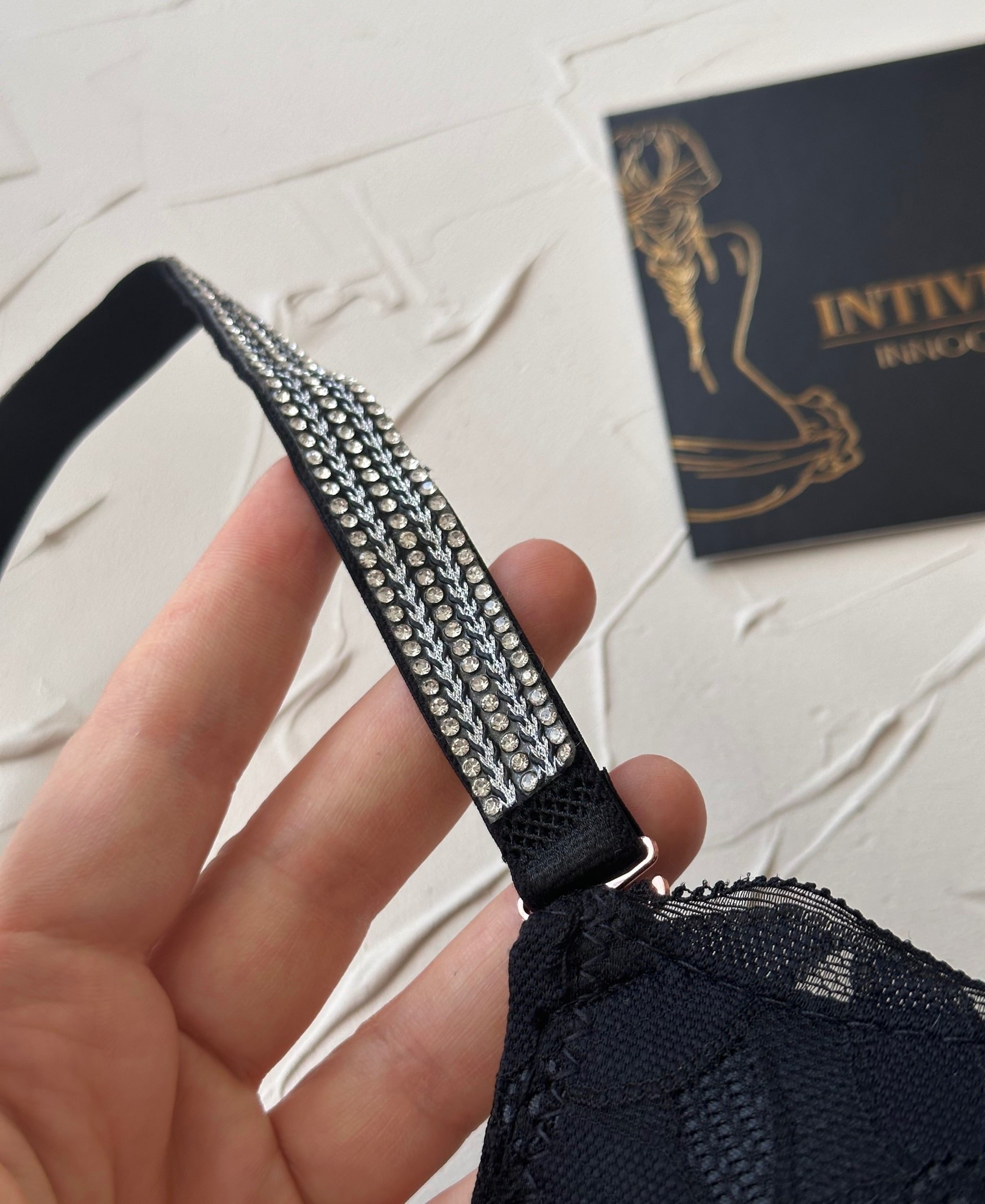 Jasmine Askıları Parlak Taşlı Hafif Destekli Dantelli Soft Cup İthal Sütyen (B-C Cup) Siyah - 90