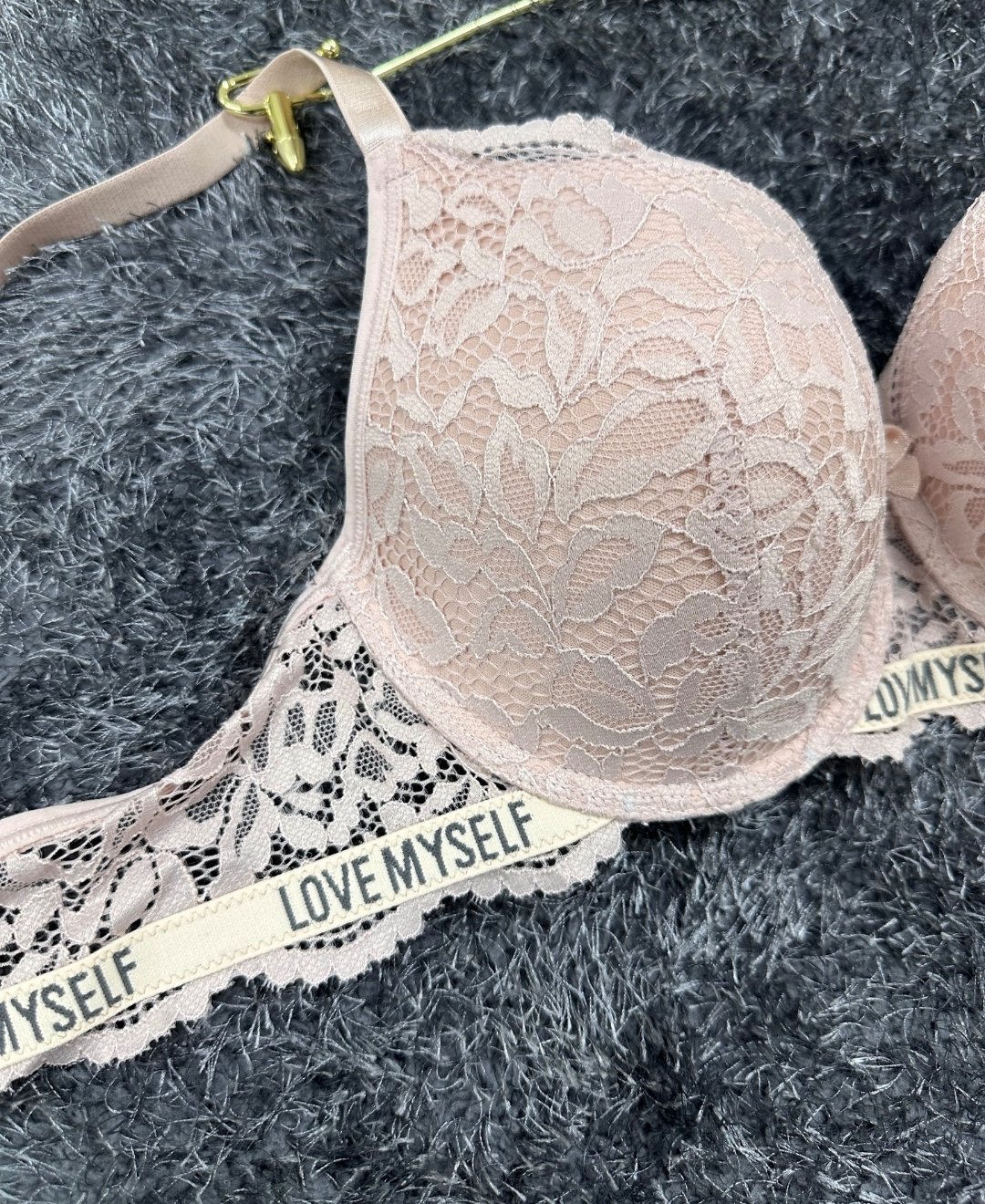 -Love myself- Yazılı Balenli Dantelli Desteksiz B-C Cup Uyumlu Sütyen (Gri,Siyah,Pudra) Pudra  - 85