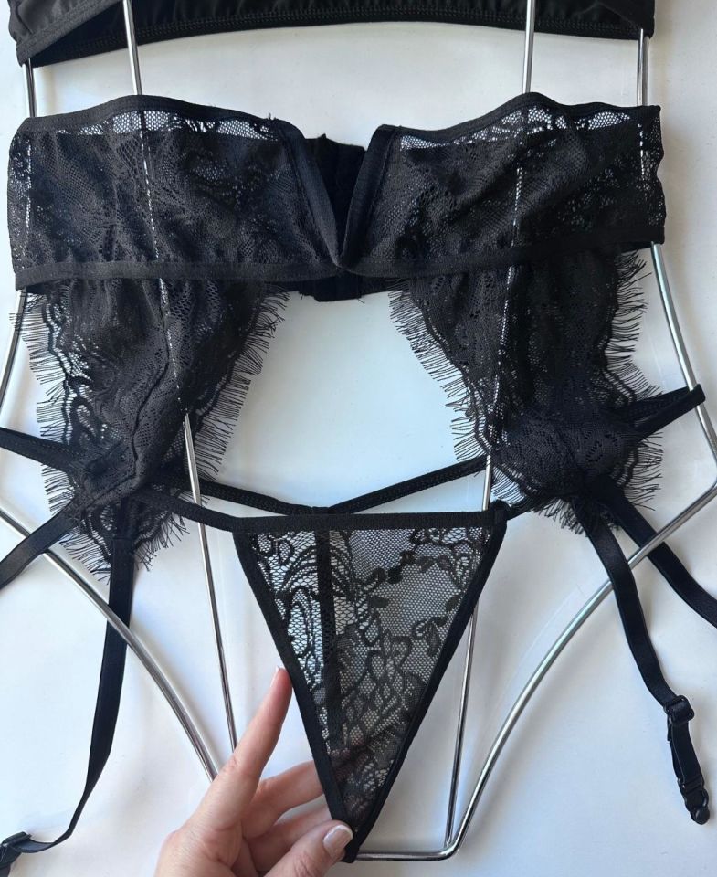 V Yaka Sütyenli Siyah Fantazi Dantel Jartiyer Takım- 8277 Siyah - XL