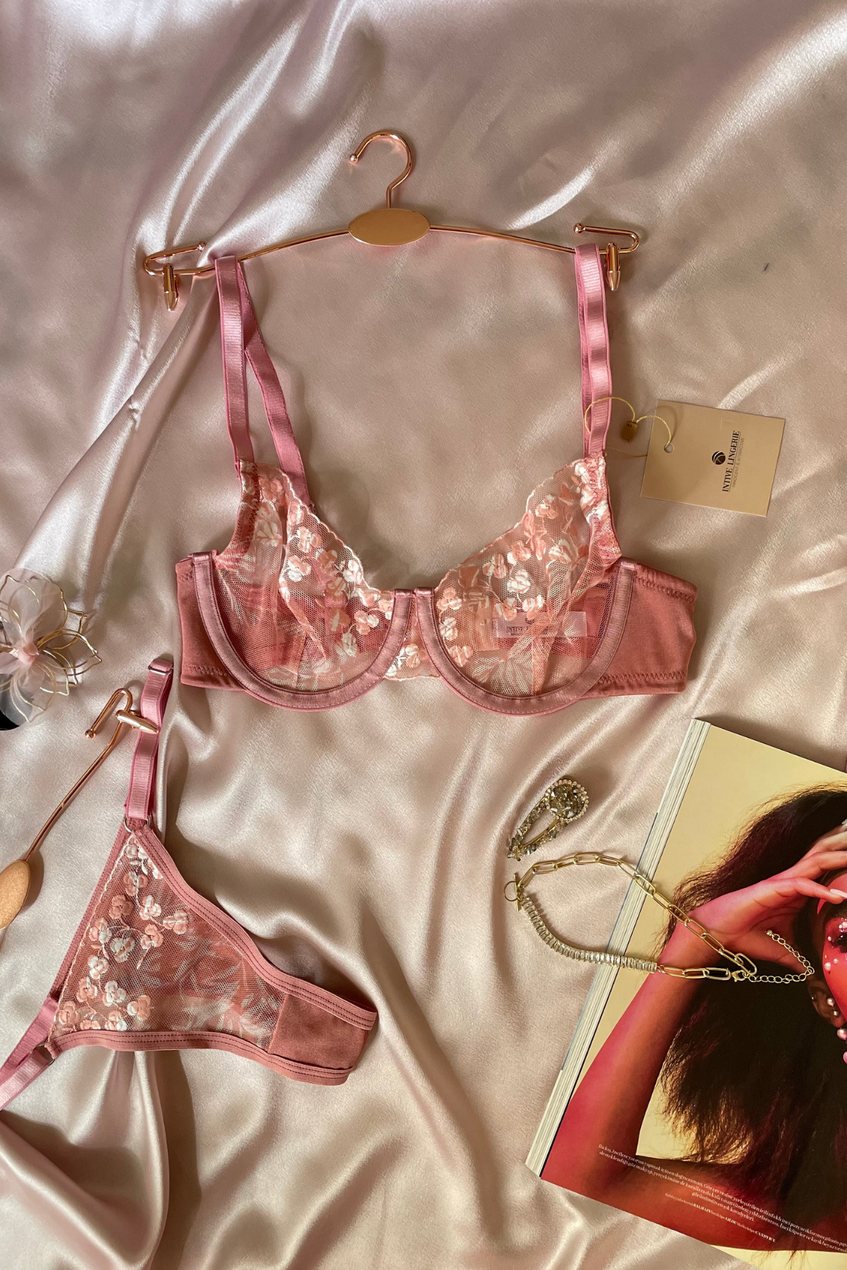 Intive Helana Mavi Tül Üstüne Pembe Çiçek Desenli Balenli Seksi Sütyen Takım Pembe/Pudra - 80