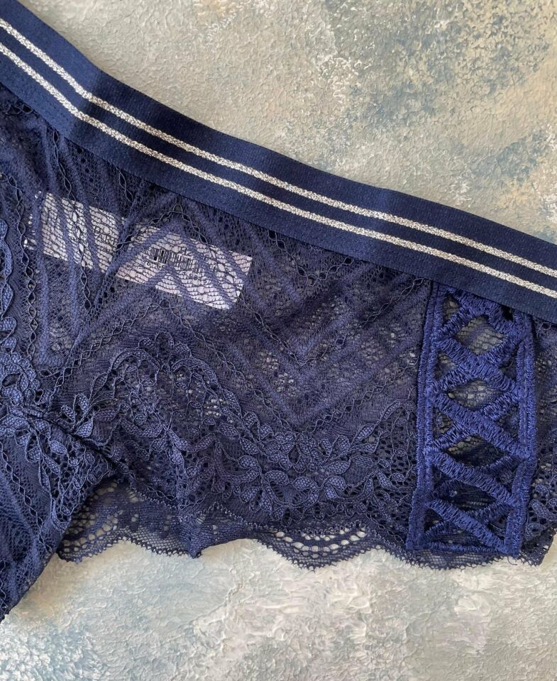 Lucia Kadın Dantel Detaylı Transparan Seksi Tanga Lacivert - S/M