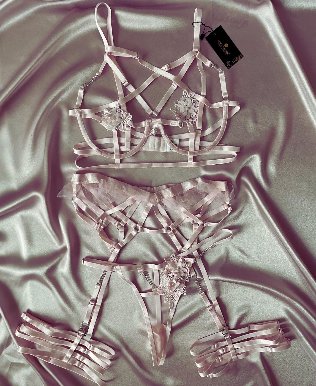 Roseland Pembe Çiçek Detaylı Harness Jartiyer Takım