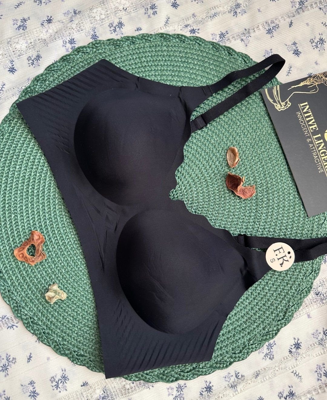 Layla İthal Buz İpek (İce-Silk) Ultra İnce Rahat Nefes Alır Görünmez Lazer Dikişsiz Sütyen Siyah - L