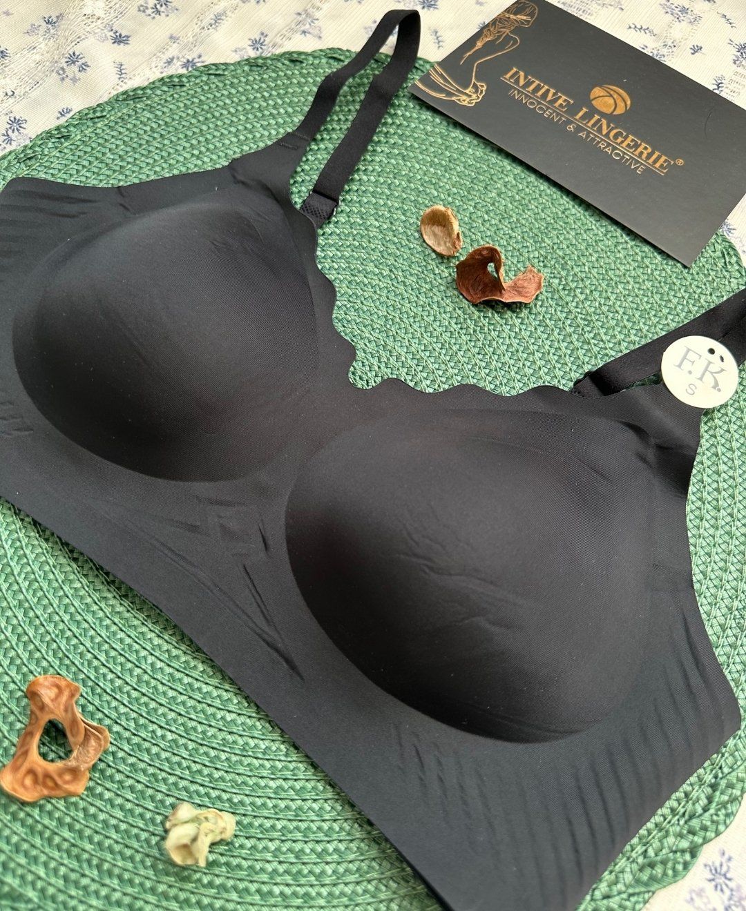 Layla İthal Buz İpek (İce-Silk) Ultra İnce Rahat Nefes Alır Görünmez Lazer Dikişsiz Sütyen Siyah - L