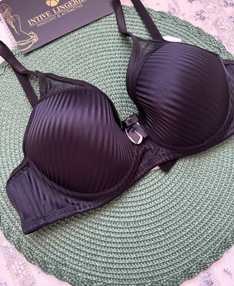 Evelyn Parlak Saten Çizgi Detaylı C cup Balenli Desteksiz Önü Tül Detaylı Şık Sütyen Siyah - 85C