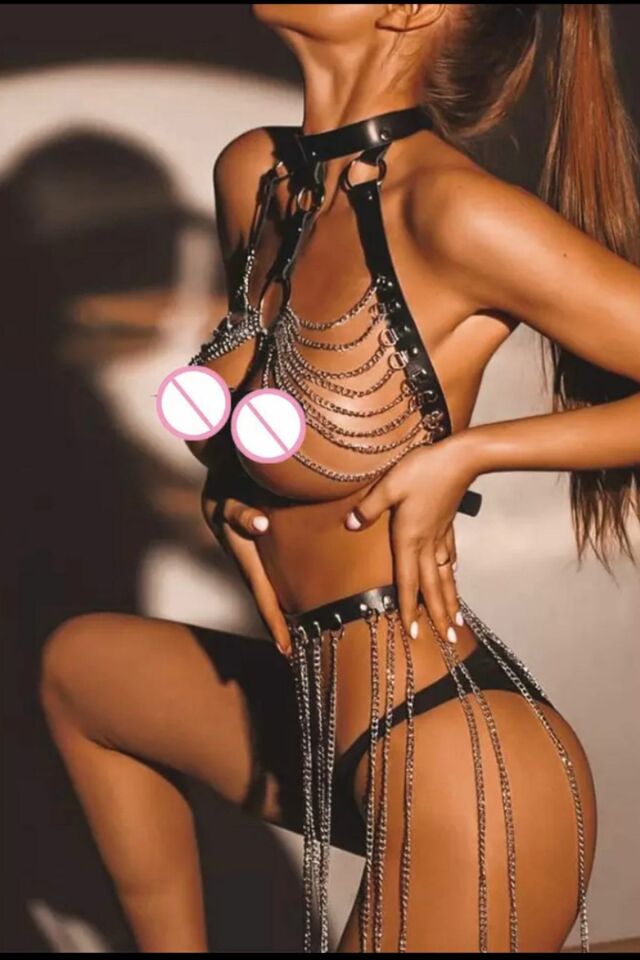 Kadın Zincir ve Halka Detaylı Deri Fantezi Seksi Harness Takım