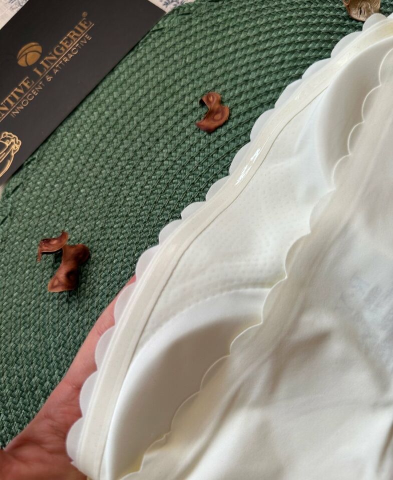 Hazel Silikonlu Askısız Balensiz Lazer Kesim Dikişsiz Çıkarılabilir Padli İthal Straplez Sütyen Beyaz - L