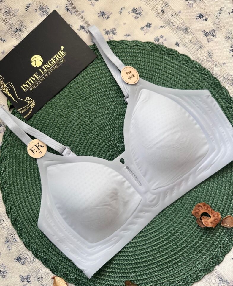 Raye İthal Buz İpek (İce-Silk) Ultra İnce Rahat Nefes Alır Dekolteli Görünmez Lazer Dikişsiz Sütyen Buz Mavisi - XL