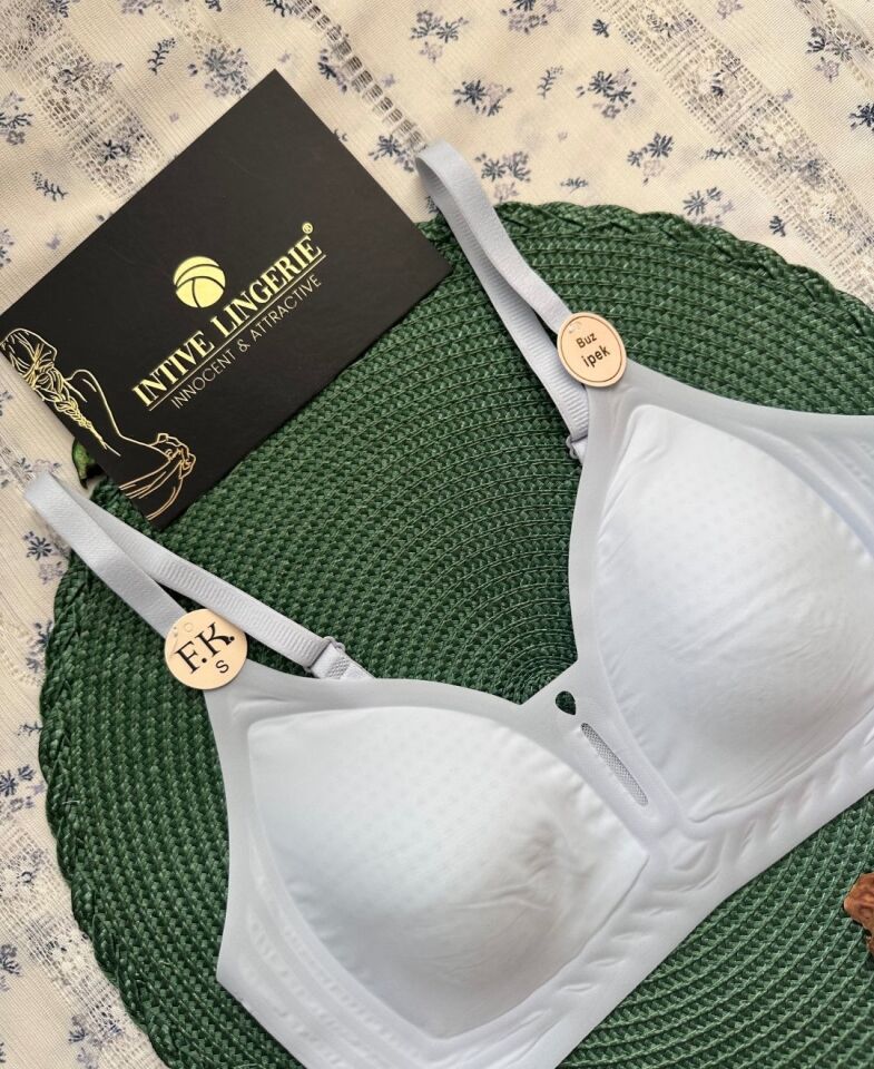 Raye İthal Buz İpek (İce-Silk) Ultra İnce Rahat Nefes Alır Dekolteli Görünmez Lazer Dikişsiz Sütyen Buz Mavisi - XL
