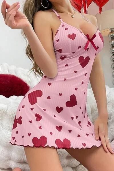 Kadın Pembe Kırmızı Kalp Desenli Askılı Sırt Dekolteli Elbise 5064 Kadın Pembe Kırmızı Kalp Desenli Askılı Sırt Dekolteli Elbise 5064