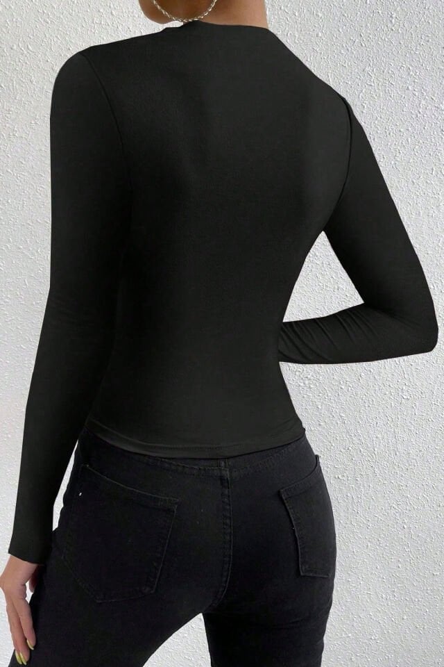 Kadın Siyah Belden ve Boyundan Büzgü Detaylı Uzun Kollu Bluz Kadın Siyah Belden ve Boyundan Büzgü Detaylı Uzun Kollu Bluz