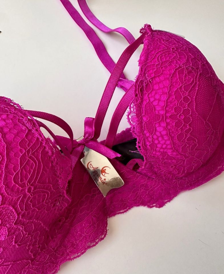 Fuşya Dantelli Dekoltesi Şerit Detaylı Balenli Desteksiz Sütyen (Intive Limited) Fuşya - 85B
