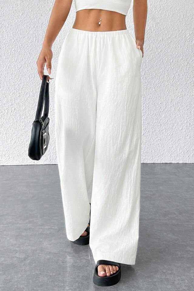 Kadın Beyaz Bol Kesim Cepli Geniş Paça Dökümlü Pantolon