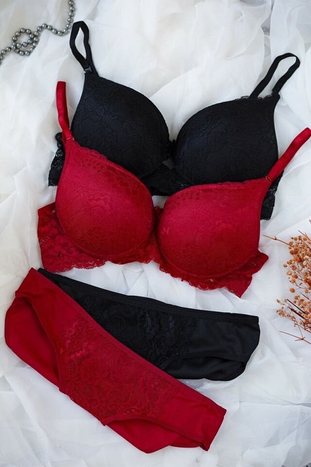 Kadın Siyah Ve Kırmızı Dolgulu Balenli Sütyen Külot 2'li Paket