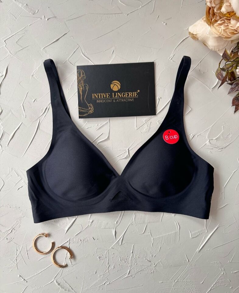 Eleanor Önü ve Yanı Dantel Detaylı Dikişsiz Lazer Kesim İnce Askılı V Yaka Hafif Destekli Sütyen Siyah - 90B