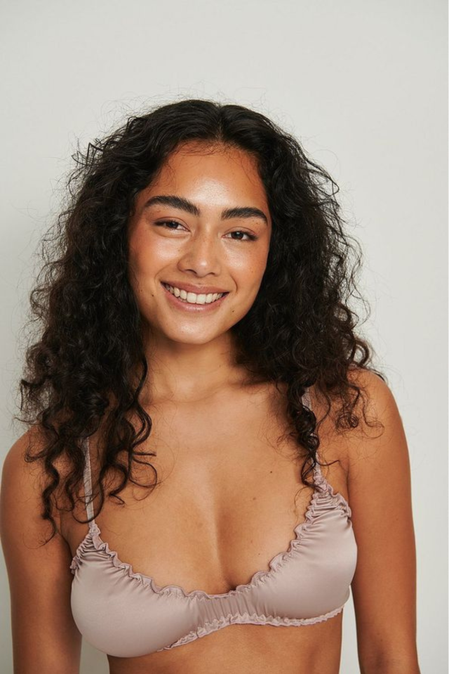 Lydia Pudra Rengi Saten Balensiz Desteksiz Basic Tasarımlı Yüksek Bel Tanga Sütyen Takım Siyah - S