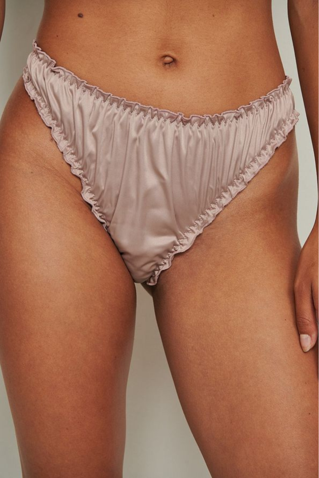 Lydia Pudra Rengi Saten Balensiz Desteksiz Basic Tasarımlı Yüksek Bel Tanga Sütyen Takım Siyah - S