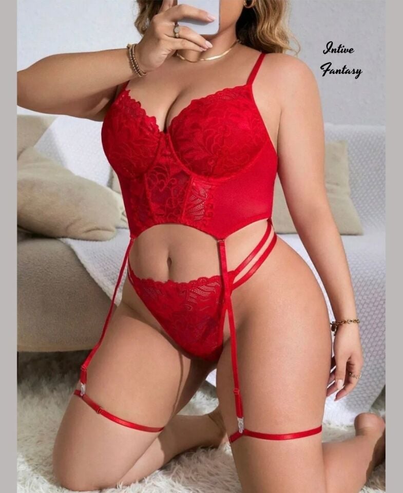 Intive Curvy Büyük Beden Kırmızı Büstiyerli Bacak Aksesuarlı Jartiyer Takım Intive Curvy Büyük Beden Kırmızı Büstiyerli Bacak Aksesuarlı Jartiyer Takım