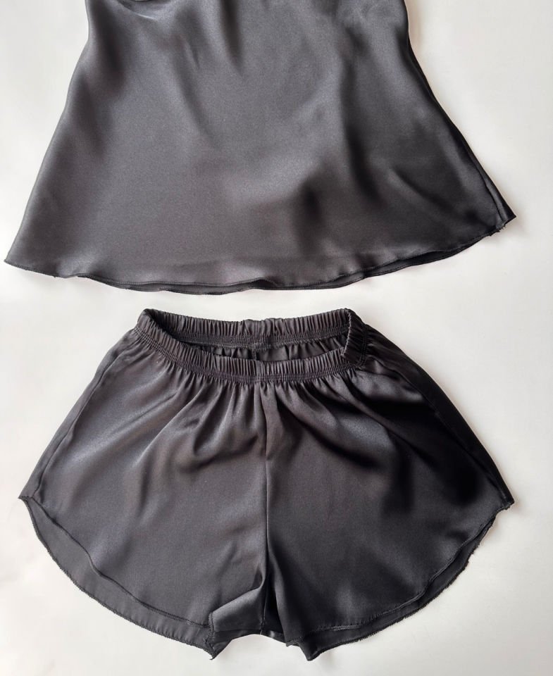 Kadın Siyah Önü Dantel ve Payet Detaylı Şort Büstiyer Takım - 4013 Siyah - M/L