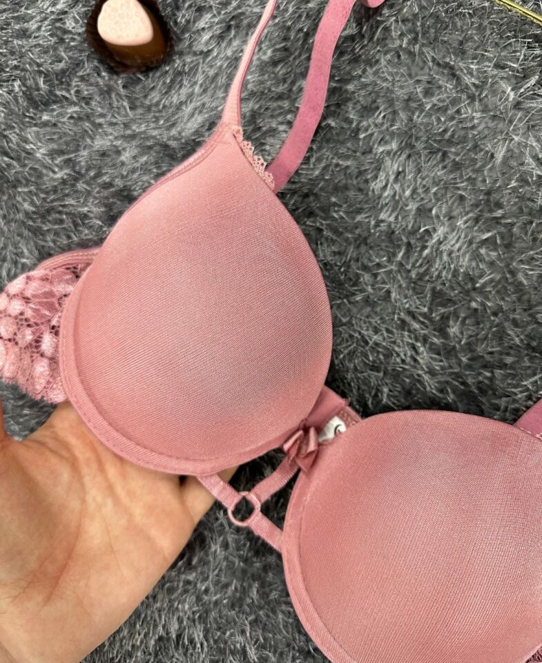 Günlük Kullanım Full Push-up Yanları Dantelli Önü Halka Detaylı Sütyen Pembe - 90B