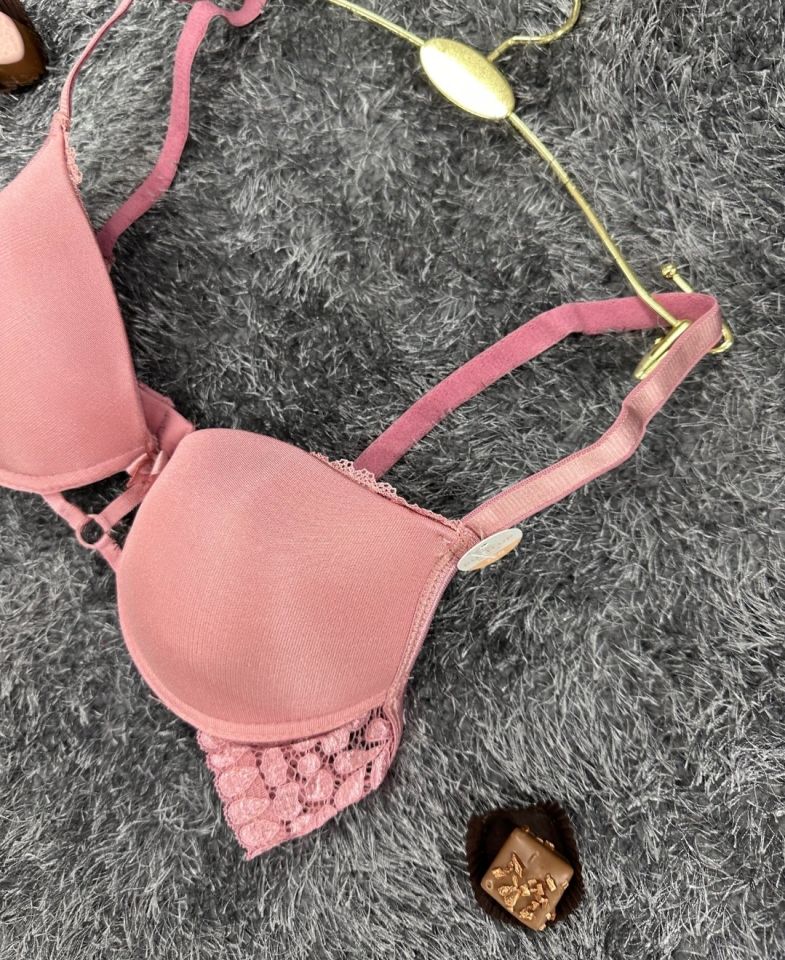 Günlük Kullanım Full Push-up Yanları Dantelli Önü Halka Detaylı Sütyen Pembe - 90B