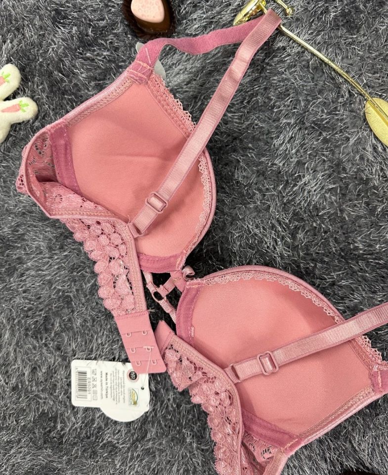 Günlük Kullanım Full Push-up Yanları Dantelli Önü Halka Detaylı Sütyen Pembe - 90B