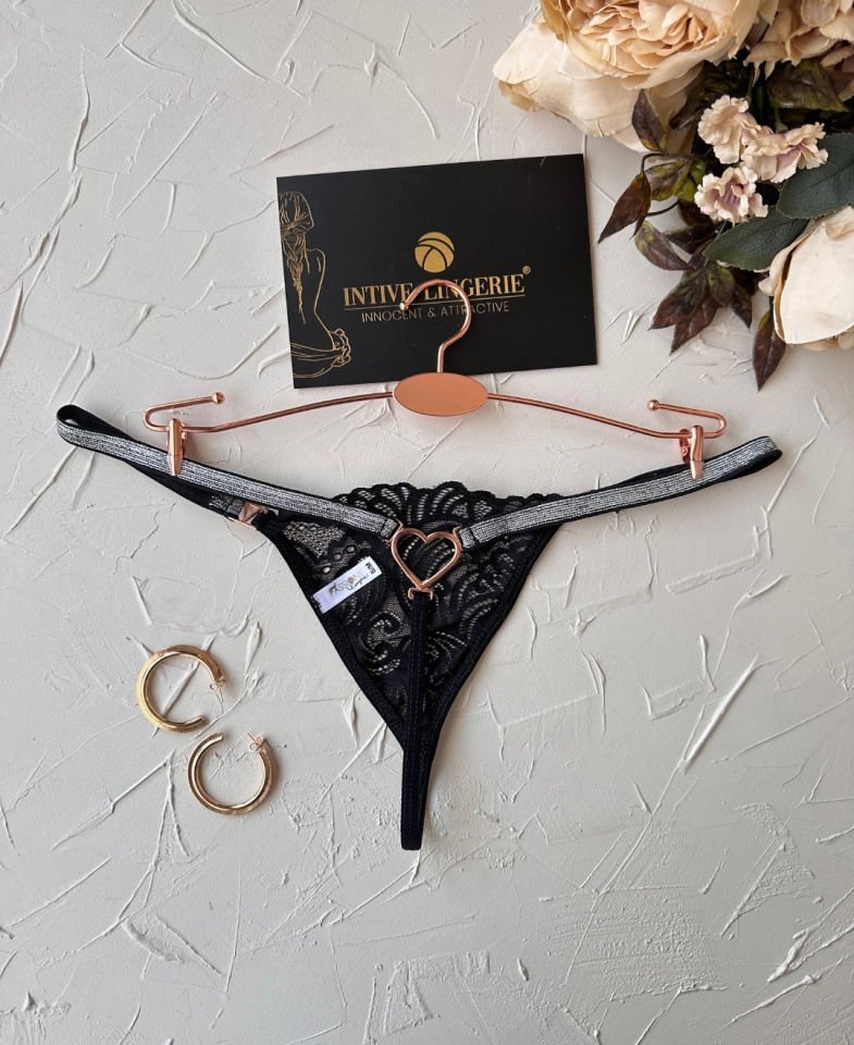 Passione Parlak Şerit Detaylı Pembe/Siyah Esnek Arkası Kalp Aksesuar Detaylı String