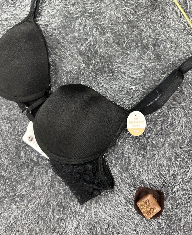 Günlük Kullanım Full Push-up Yanları Dantelli Önü Halka Detaylı Sütyen Siyah - 85B