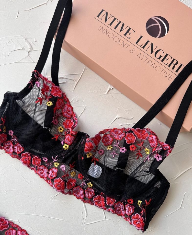 Siyah Tül Üstüne Pembe Sarı Çiçek İşlemeli Sütyen Tanga Takım (FırsatÜrünü) Siyah/Pembe - 80B