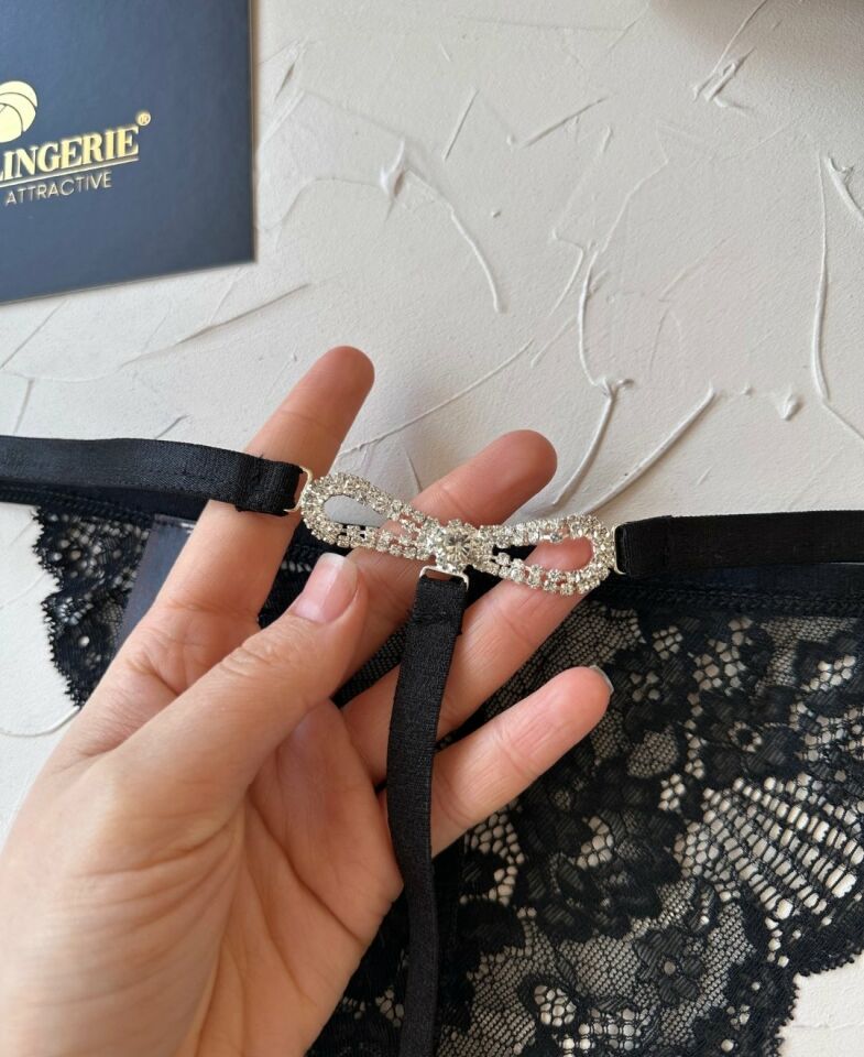 Intive VS Dantelli Arkası Parlak Taşlı Tasarım Kurdeleli G-String (Bej-Siyah-Beyaz) Siyah - Standart