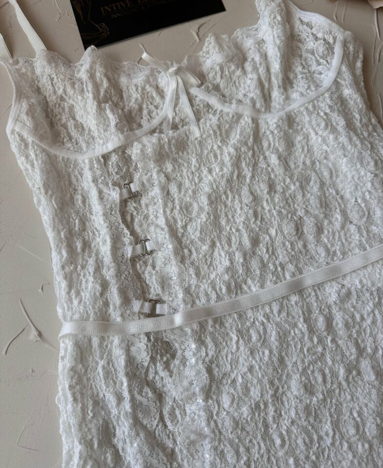 Intive Kabartmalı Güpür Dantelli Yanı Tamamı Dekolteli Şık Modern Dantelli Gecelik Beyaz - L