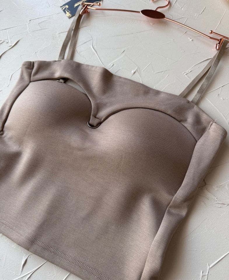 Chole İthal Pamuklu Göğsü Cut-Out Halka Kaplı Detaylı İnce Askılı Ultra Rahat Büstiyer Bej - M/L