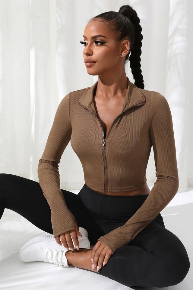 Kadın Kahverengi Uzun Kol Fermuarlı Parmak Geçme Detaylı Dik Yaka Crop Top Bluz Kadın Kahverengi Uzun Kol Fermuarlı Parmak Geçme Detaylı Dik Yaka Crop Top Bluz